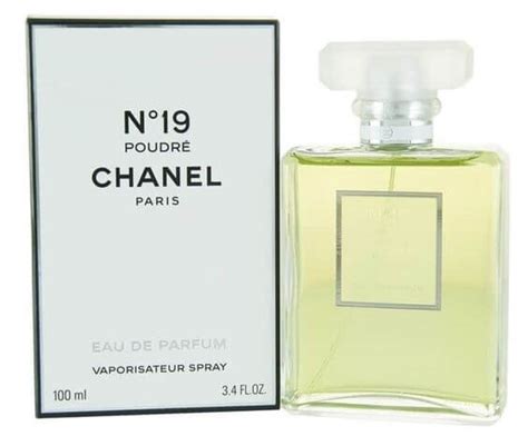 Chanel powdery green